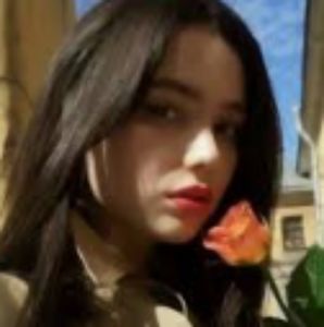 Meet your Posher, Lorina